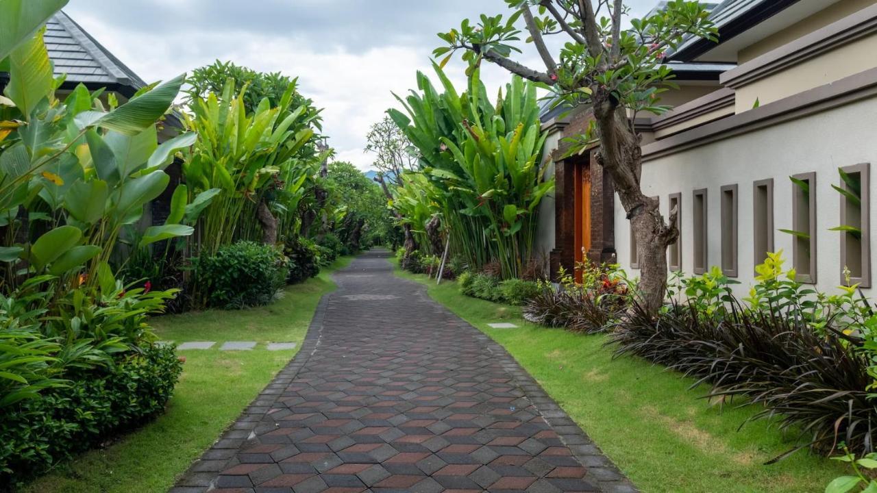 The Grand Villandra Resort Lovina Exterior photo
