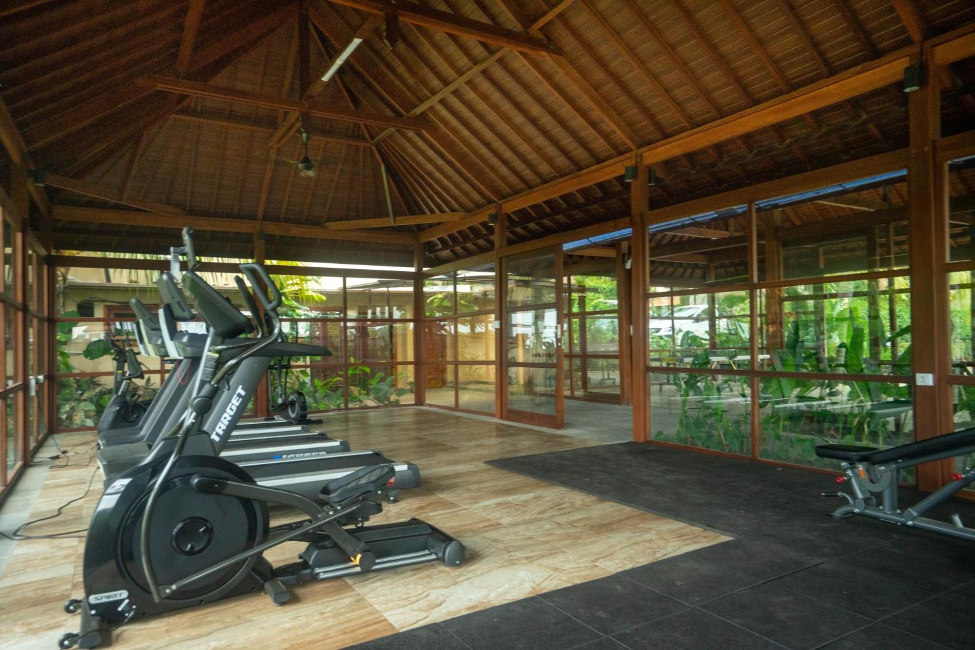 The Grand Villandra Resort Lovina Exterior photo