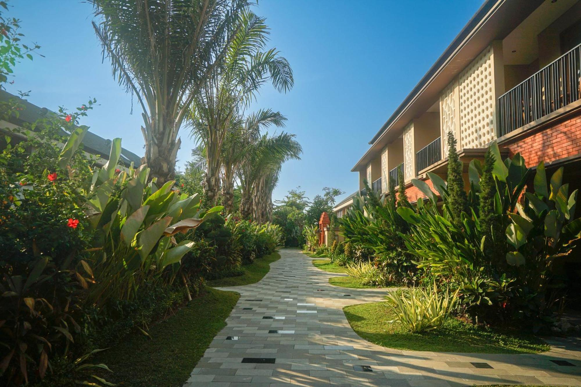 The Grand Villandra Resort Lovina Exterior photo